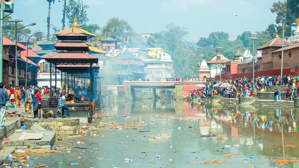 आर्यघाटमा शवबाट हड्डी निकालेको आरोपमा पक्राउ परेका दुई जनालाई सात दिनको म्याद थप