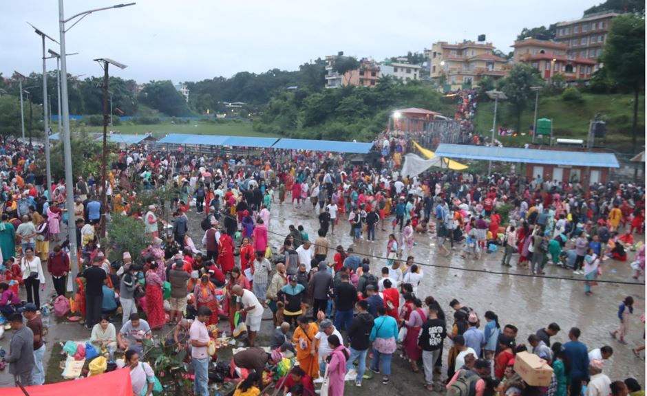 भाद्रकृष्ण औँसी: बिहानैदेखि गोकर्णेश्वरमा भक्तजनको भिड