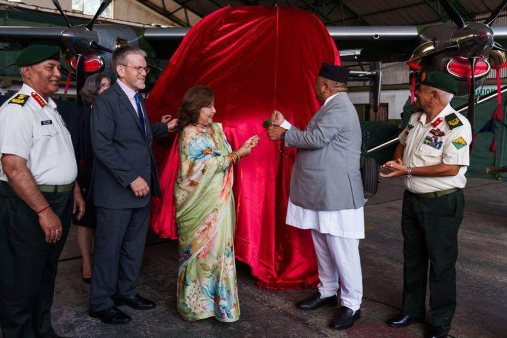 अमेरिकाले नेपाली सेनालाई दियो दुई स्काइ ट्रक