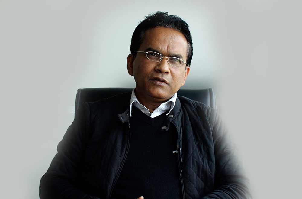 गभर्नर डा. पौडेल भन्छन्- मेरो रिस बृद्ध बा आमा बसेको चितवनको घरमा पोख्ने साथीहरुको फलोस् फुलोस