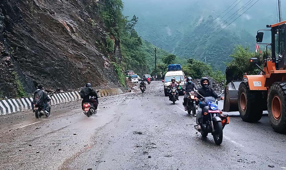 मुग्लिन–नारायणगढ सडक खण्ड दुई तर्फी सुचारु