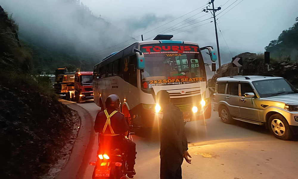 मुग्लिन नारायणगढ सडक आज राति बन्द हुने