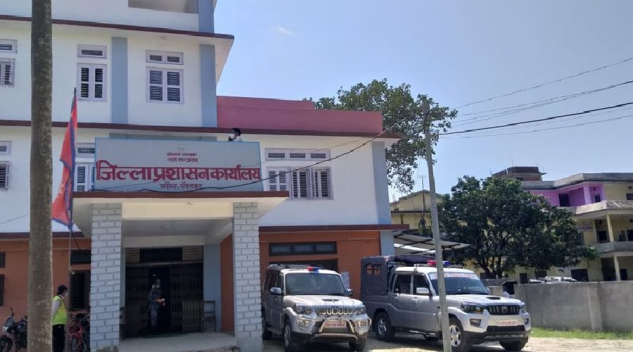 रौतहटमा शनिबार बिहानसम्म निषेधाज्ञा र कर्फ्यु
