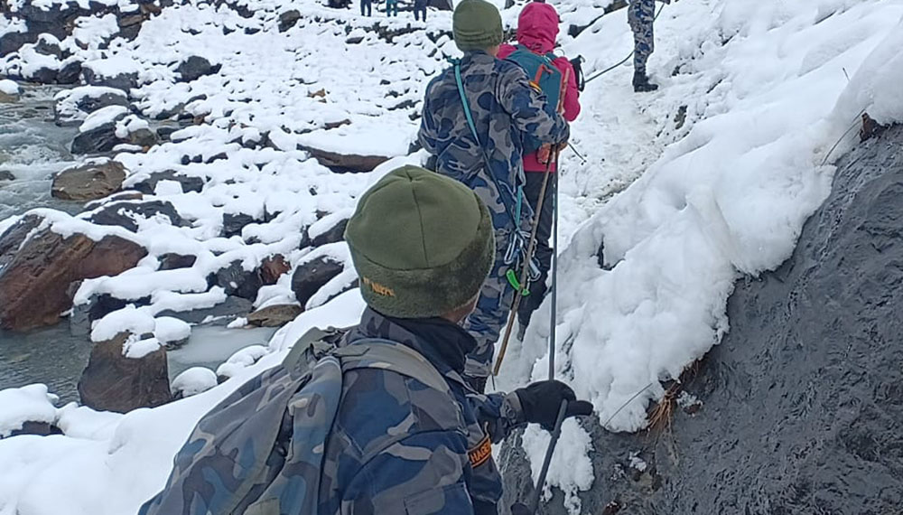 तिलिचो बेश क्याम्पमा १५ पर्यटक अलपत्र, उद्वारको लागि सशस्त्र प्रहरी परिचालन तिलिचो बेश क्याम्पमा १५ पर्यटक अलपत्र, उद्वारको लागि सशस्त्र प्रहरी परिचालन