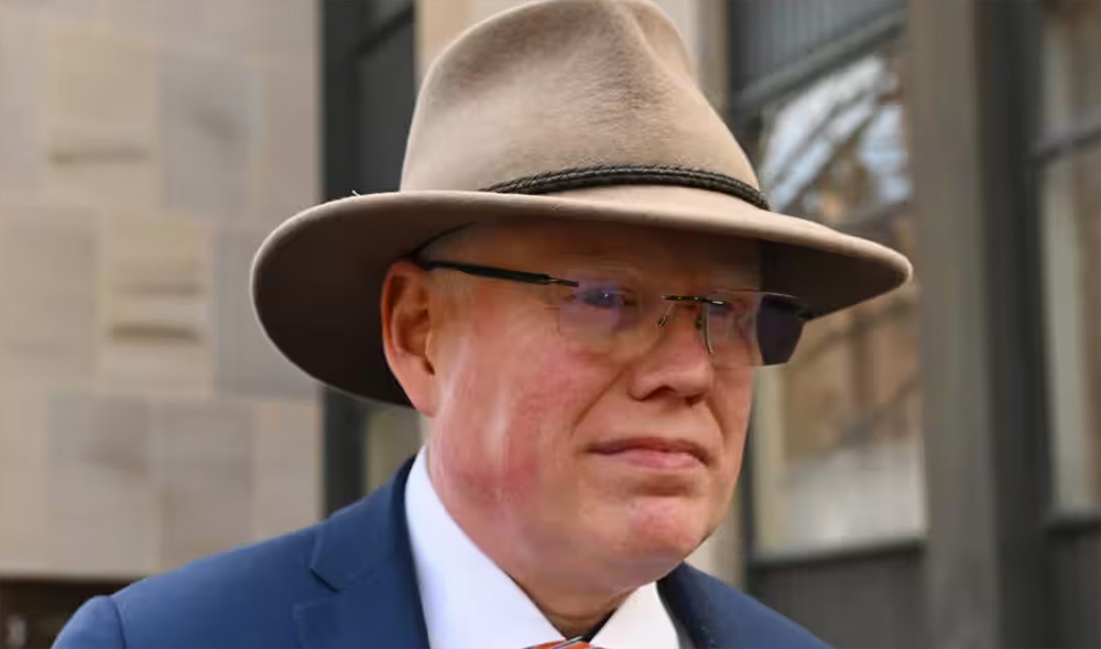 दुई युवालाई यौन दुर्व्यहार गरेका पूर्वमन्त्रीलाई करिब ६ वर्षको जेल सजाय दुई युवालाई यौन दुर्व्यहार गरेका पूर्वमन्त्रीलाई करिब ६ वर्षको जेल सजाय