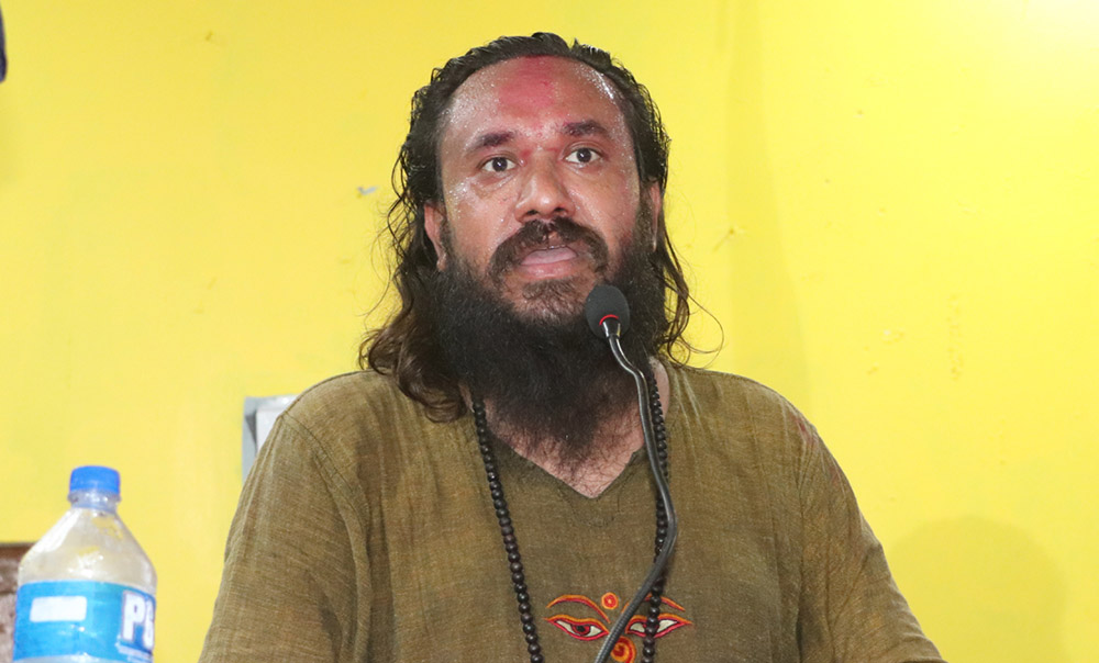 खगेन्द्र सुनार विवादित बनेपछि प्रधानमन्त्री कार्की छलफलमा खगेन्द्र सुनार विवादित बनेपछि प्रधानमन्त्री कार्की छलफलमा