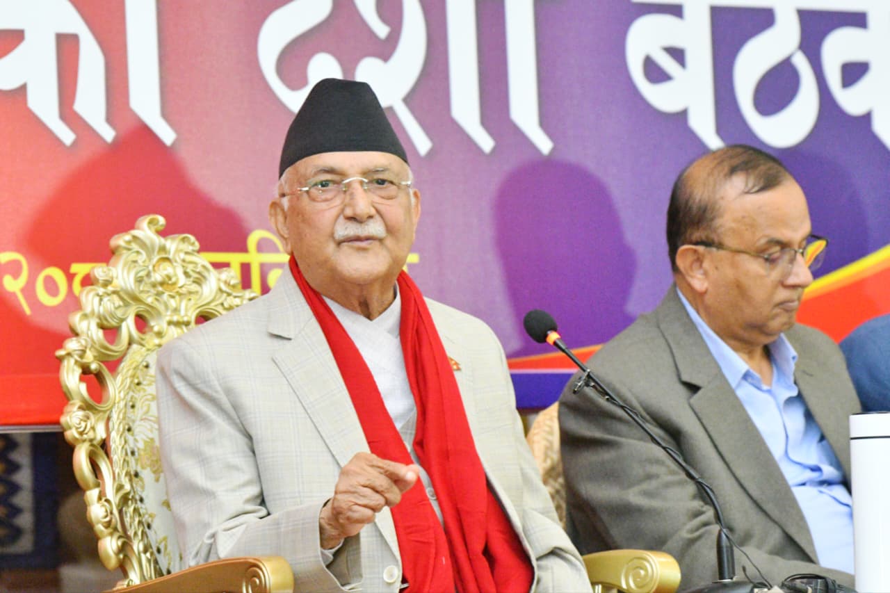 देश प्रतिक्रान्तितर्फ धकेलियो : अध्यक्ष ओली