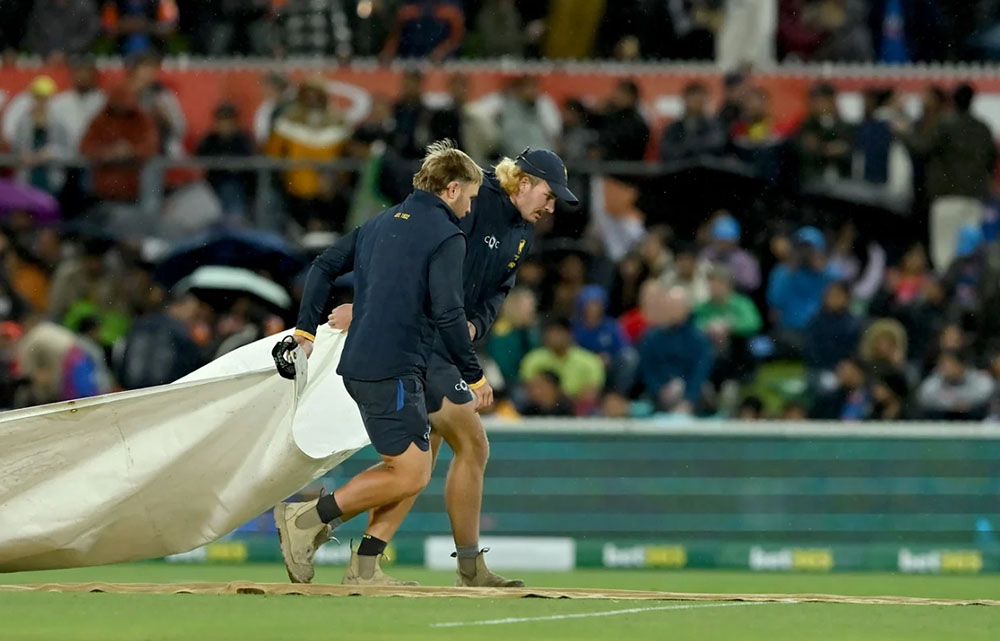 भारत र अष्ट्रेलियाबीचको टी–२० खेल वर्षाका कारण रद्ध भारत र अष्ट्रेलियाबीचको टी–२० खेल वर्षाका कारण रद्ध