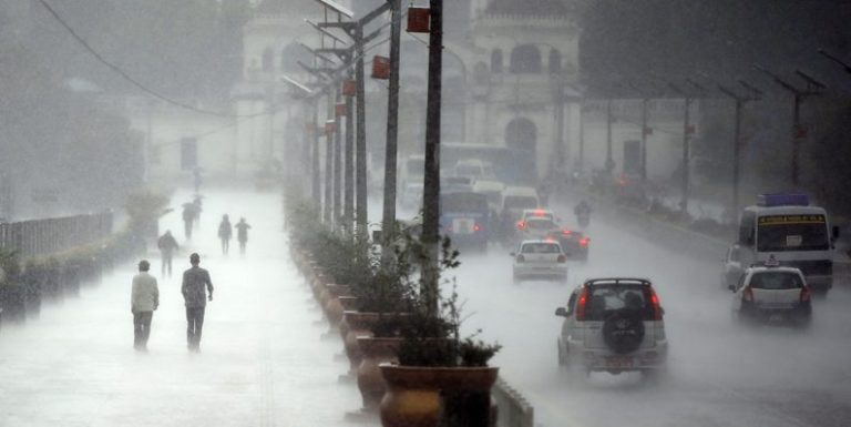 उपत्यकामा ८ देखि १० घन्टा भारी वर्षाको सम्भावना