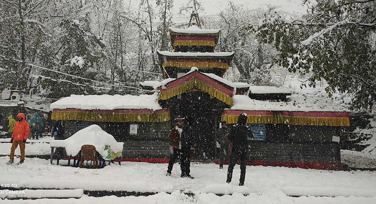 मुक्तिनाथलगायत उपल्लो मुस्ताङमा हिमपात मुक्तिनाथलगायत उपल्लो मुस्ताङमा हिमपात