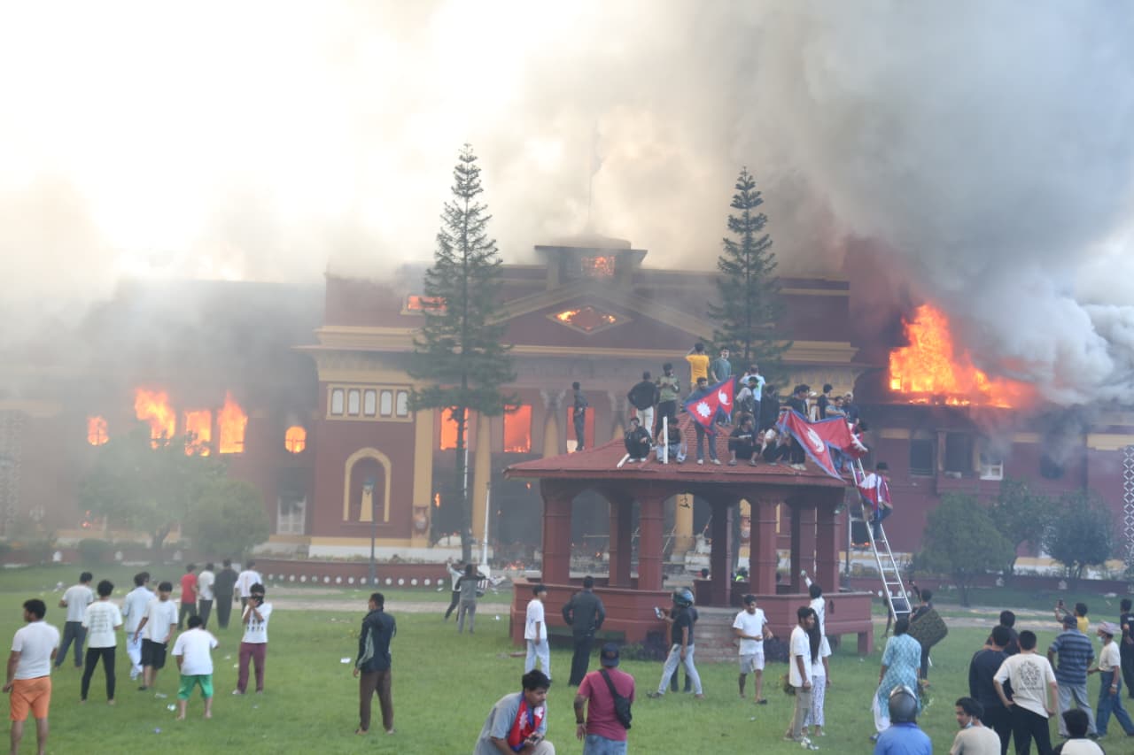 शीतल निवास तोडफोड र लुटपाट गर्ने तीनजना विरुद्ध मुद्दा दर्ता शीतल निवास तोडफोड र लुटपाट गर्ने तीनजना विरुद्ध मुद्दा दर्ता