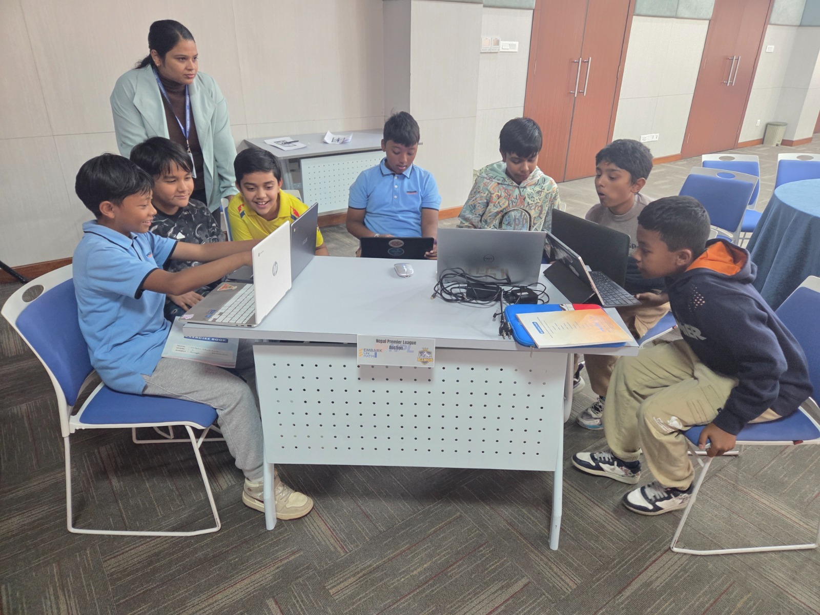 इम्बार्क अनम्याथको साथमा प्रीमियर स्कुलद्वारा एनपिएल थीम भएको गणित–अक्शन आयोजना