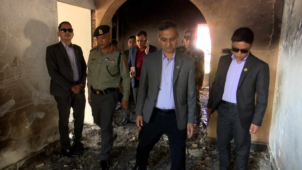 राष्ट्रपति निवासको निरीक्षणमा पुगे गृहमन्त्री अर्यालय