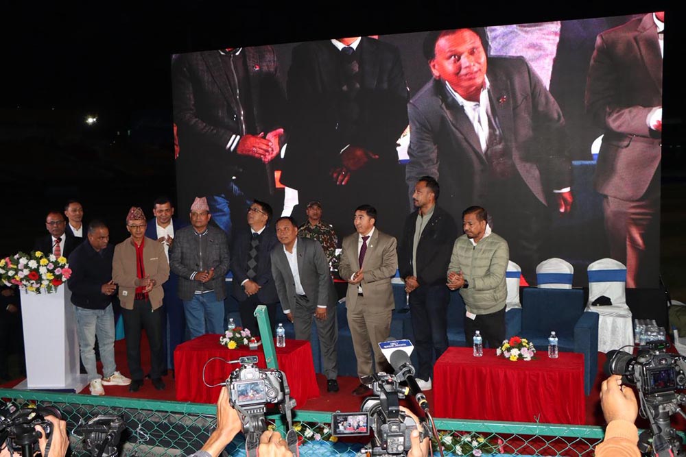 मन्त्री घिसिङबाट टियु क्रिकेट मैदानको फ्लड लाइट उद्घाटन (तस्बिरहरु)