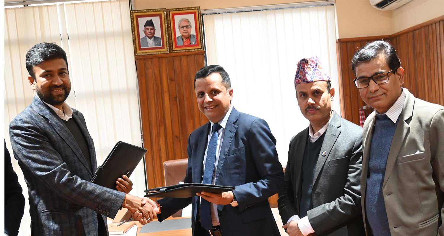 माइक्रो इन्स्योरेन्सका नवनियुक्त अध्यक्ष सरियालाई शपथ