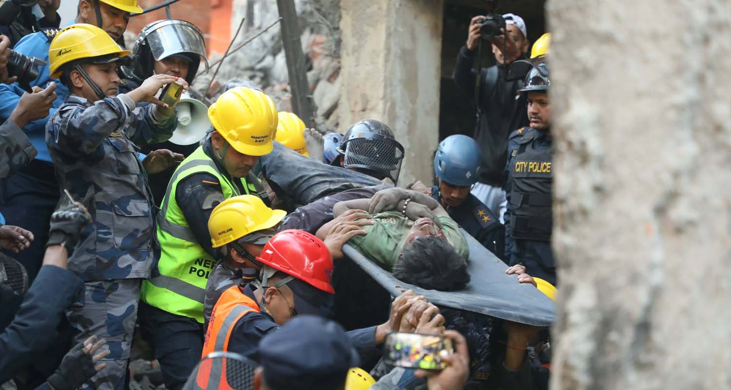 भाटभटेनीमा च्यापिएका तीन कामदारको उद्धार