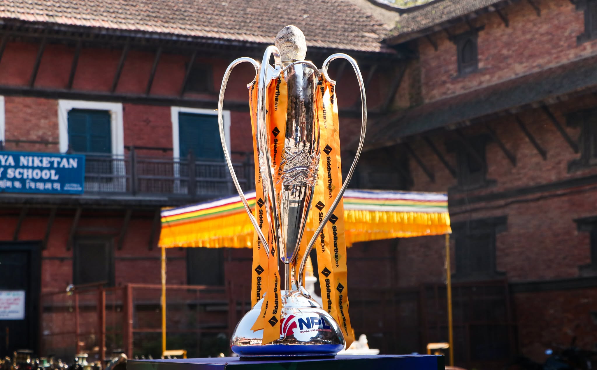 पाटन दरबार क्षेत्रमा एनपीएलको ट्रफी प्रदर्शन 