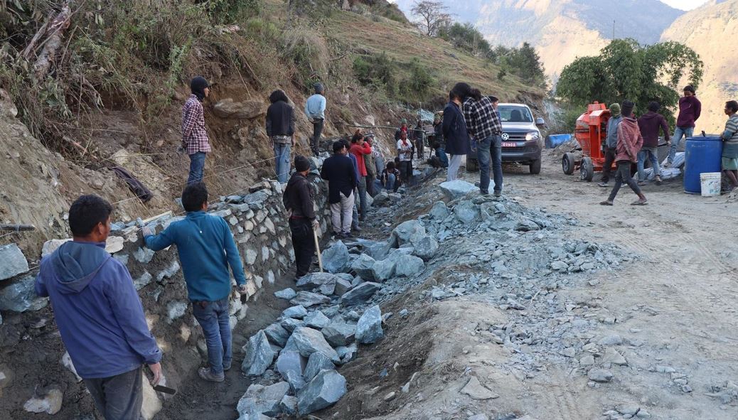 करिब ५३ करोड लागतमा दरवाङ-मुना-ढोरपाटन सडक स्तरोन्नति सुरु