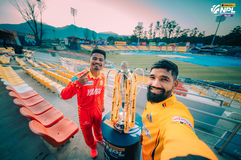 फाइनल अघि एनपीएलको ट्रफीसँग सुदूरपश्चिम र लुम्बिनीका कप्तान (तस्बिरहरु)