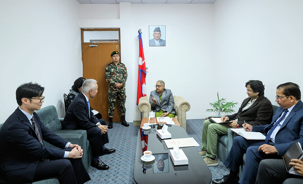 प्रधानमन्त्री कार्कीसँग जापानी राजदुत तोरुको भेटवार्ता