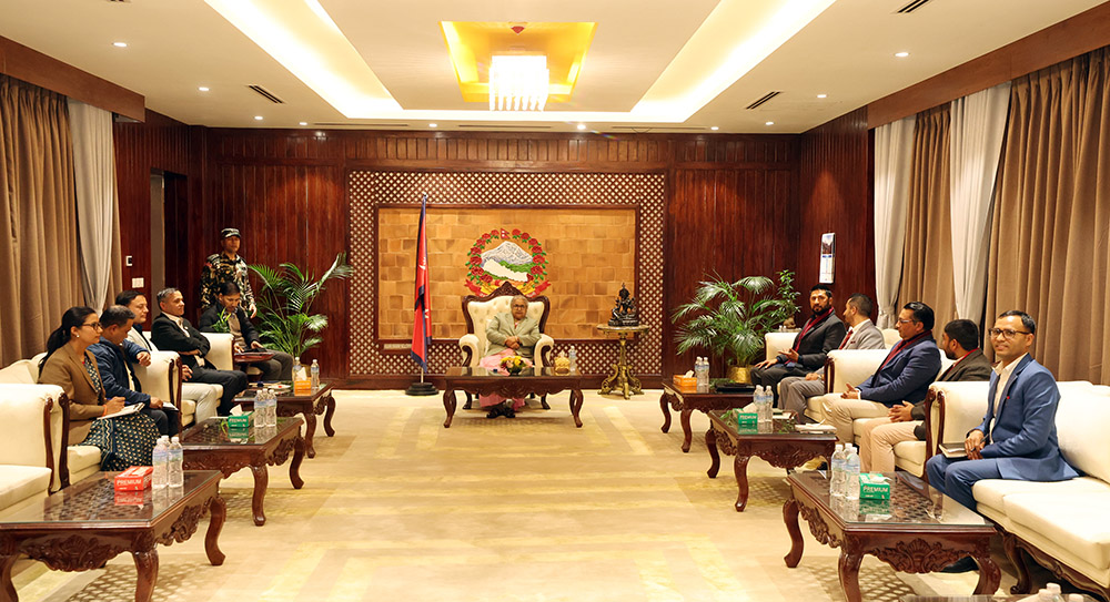 रवि लामिछाने बालुवाटारमा, प्रधानमन्त्री कार्कीसँग छलफल