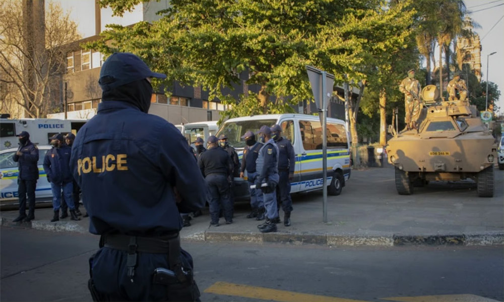 दक्षिण अफ्रिकाको होस्टेलमा गोलीबारी, कम्तिमा ११ जनाको मृत्यु