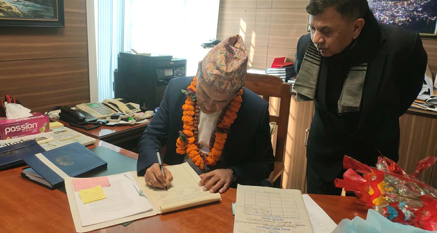 सर्वोच्चको पुनर्बहालीपछि शाक्यले सम्हाले प्राधिकरणमा कार्यकारी निर्देशकको पद