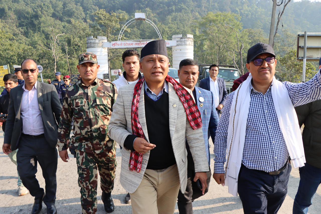 १० हजार ८०० मेगावाटको कर्णाली चिसापानी जलविद्युत अगाडि बढाउँदैछौंः मन्त्री घिसिङ