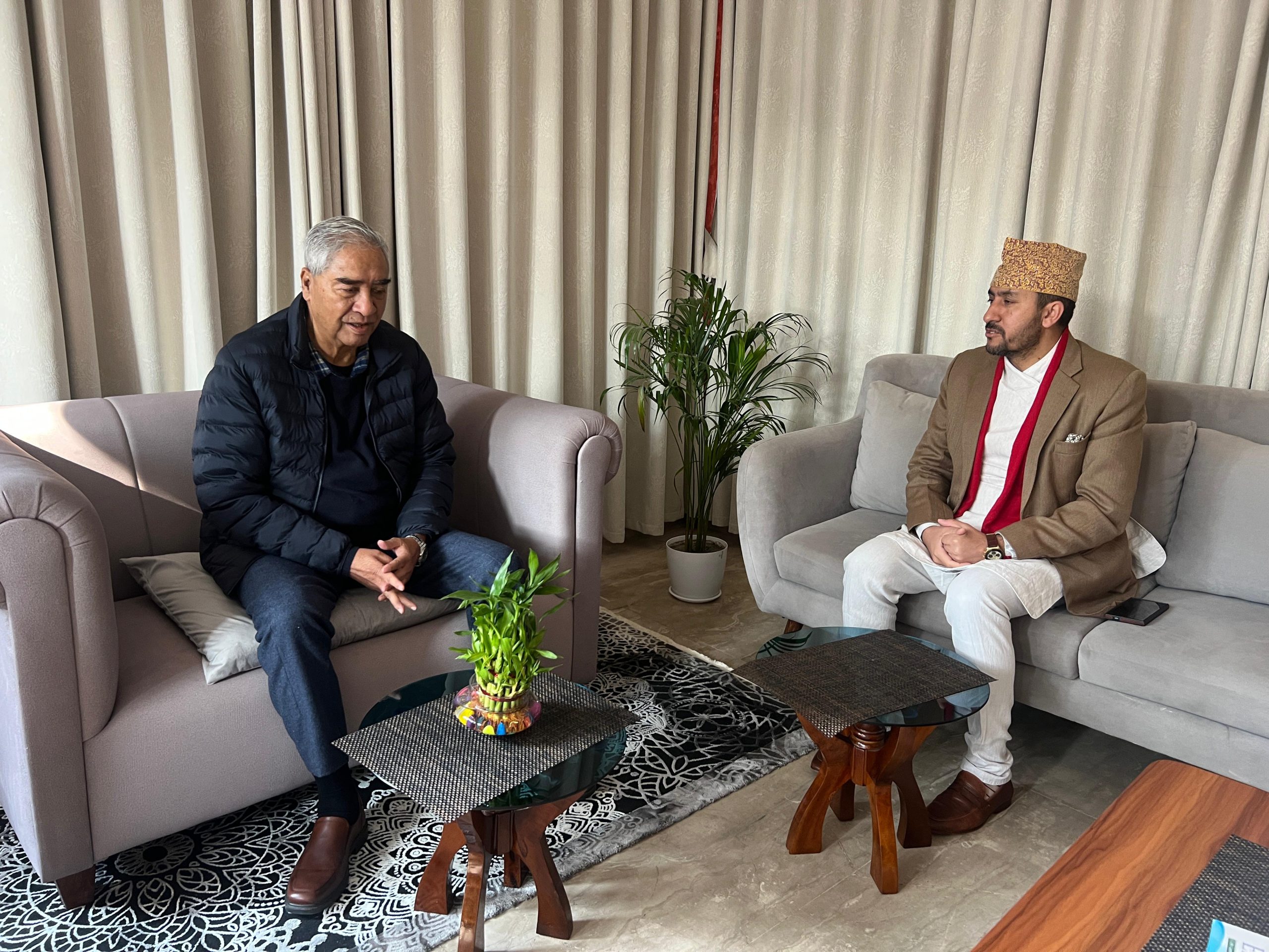 देउवा र सञ्चारमन्त्रीबिच भेटवार्ता