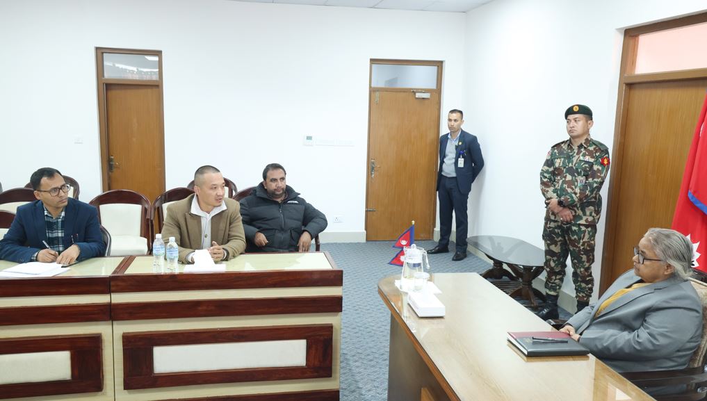 प्रधानमन्त्री कार्की र जेनजी आन्दोलनका अगुवा सुधन गुरुङबीच भेट