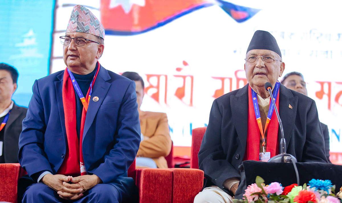 १२ तस्वीरमा हेर्नुस् एमालेको बन्दसत्र