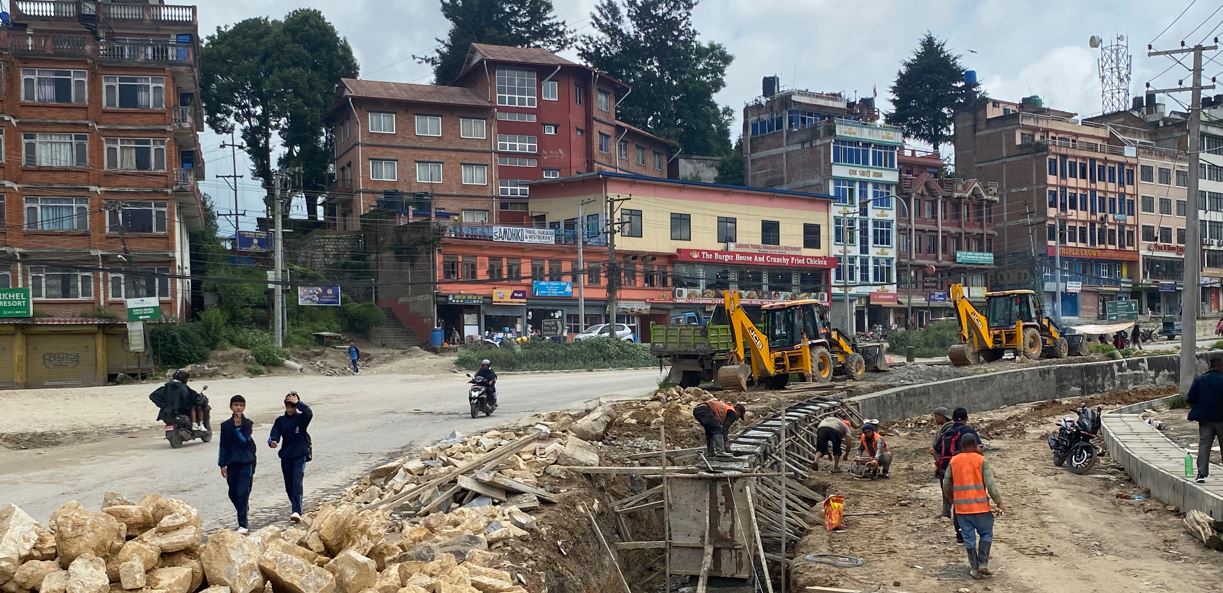 साँगा-धुलिखेल सडकः अवरुद्ध स्तरोन्नति अघि बढाउन जुट्यो सहमति