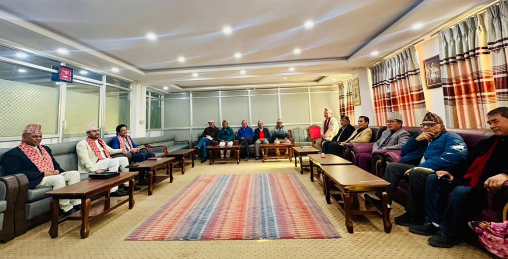 मन्त्रीसहितको सरकारी टोलीको राप्रपा कार्यालयमा छलफल